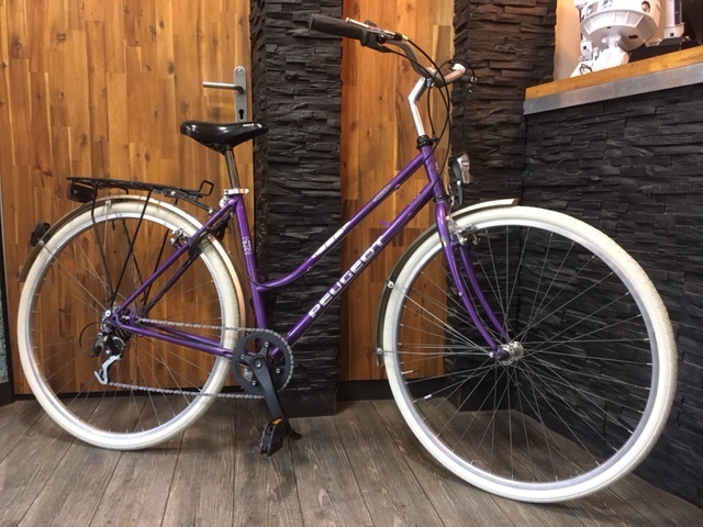 velo ville peugeot acier violet roue 700 pouces 7 vitesses taille de 1M60 a 1M75 prix 220 euro