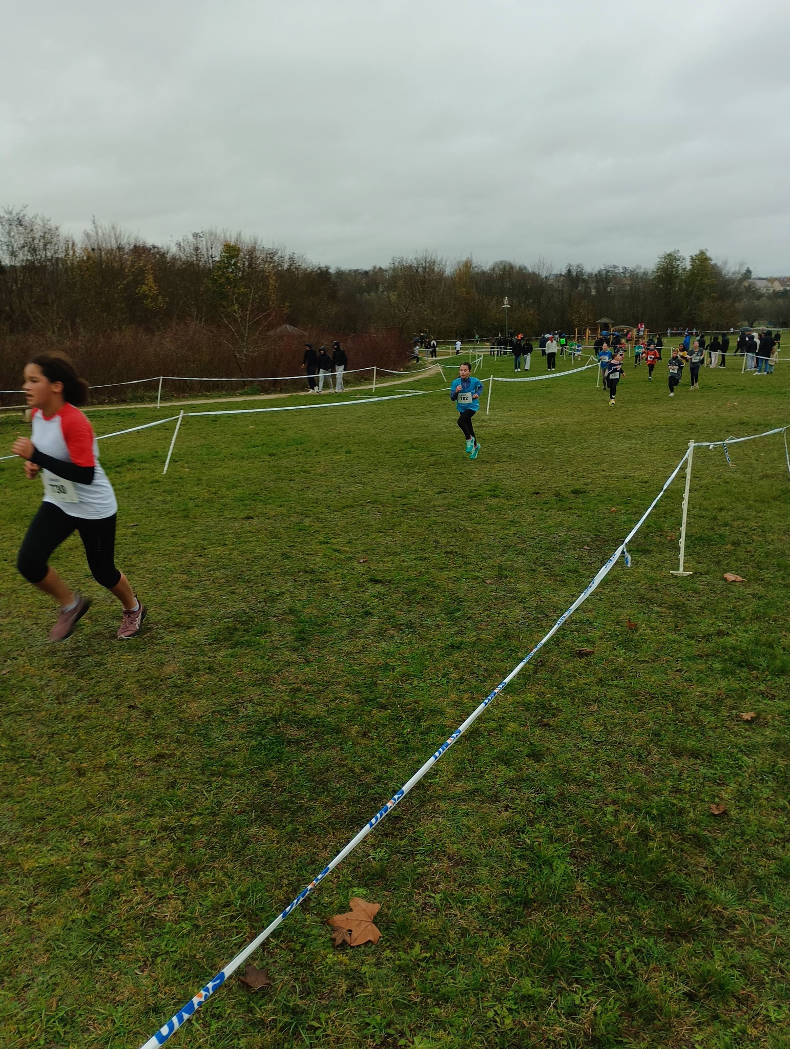 🏃‍♂️ Cross Départemental UNSS : Nos élèves bravent les éléments à Avord !
