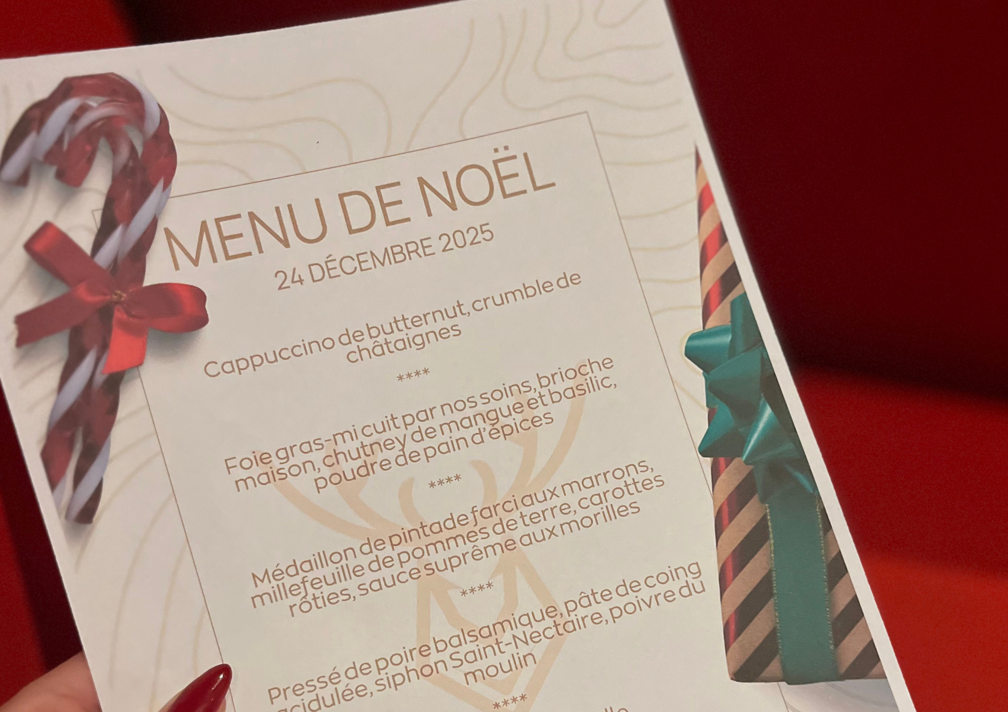 Réveillez la Magie de Noël avec un Menu 100% Exclusif pour Nos Résidents 🎄