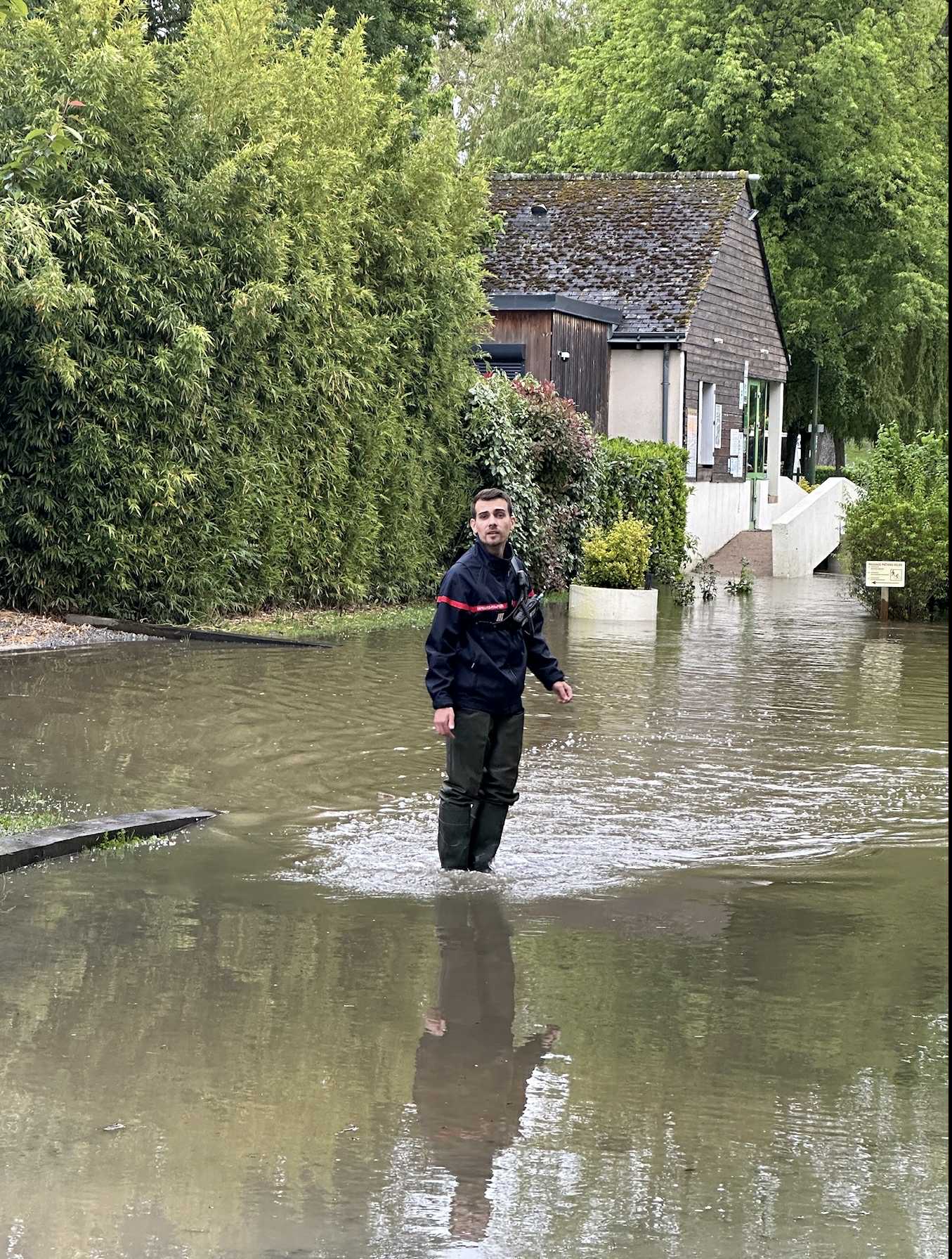 A8810765 3e76 47d9 bc7e 76d87bed8a1a