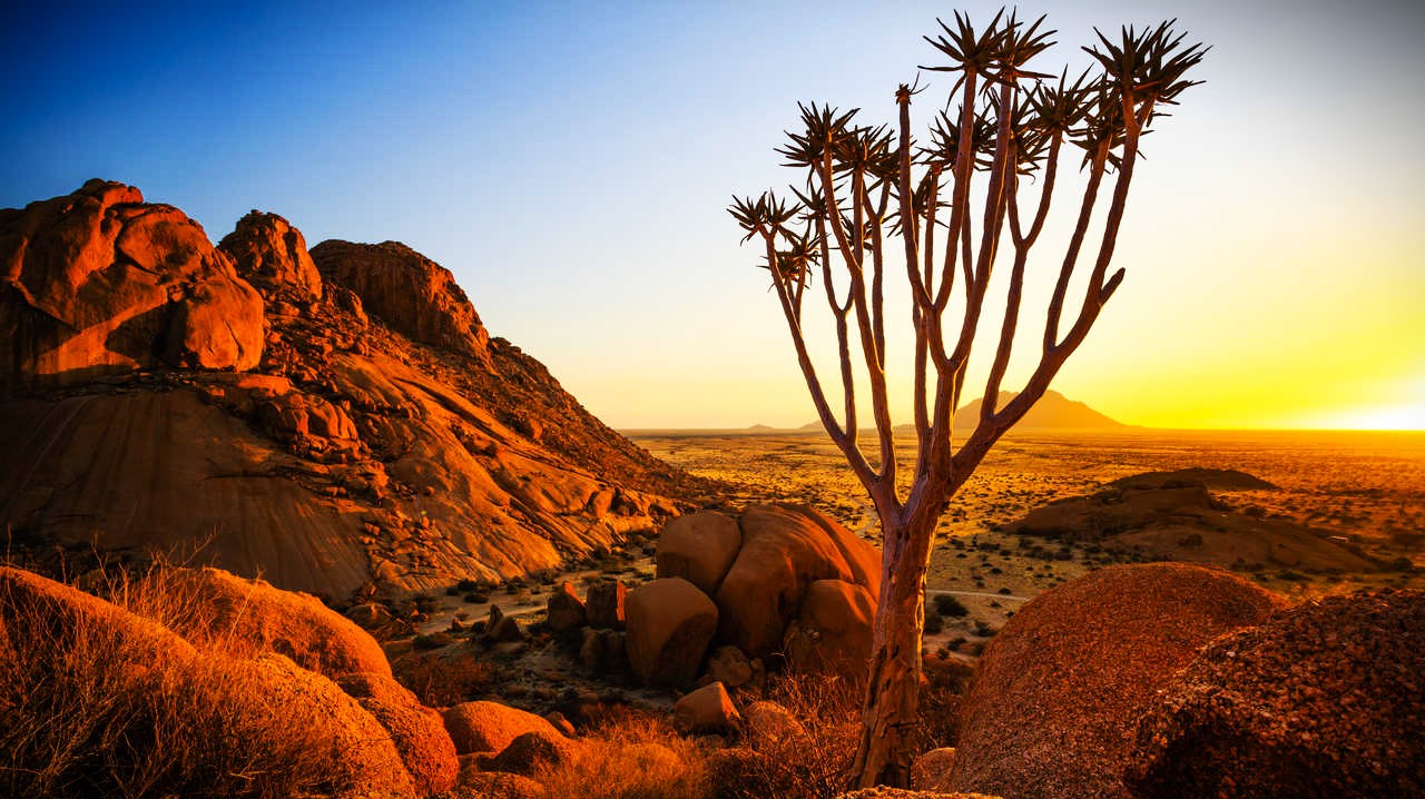 Coucher de soleil a spitzkoppe en namibie radek 32547