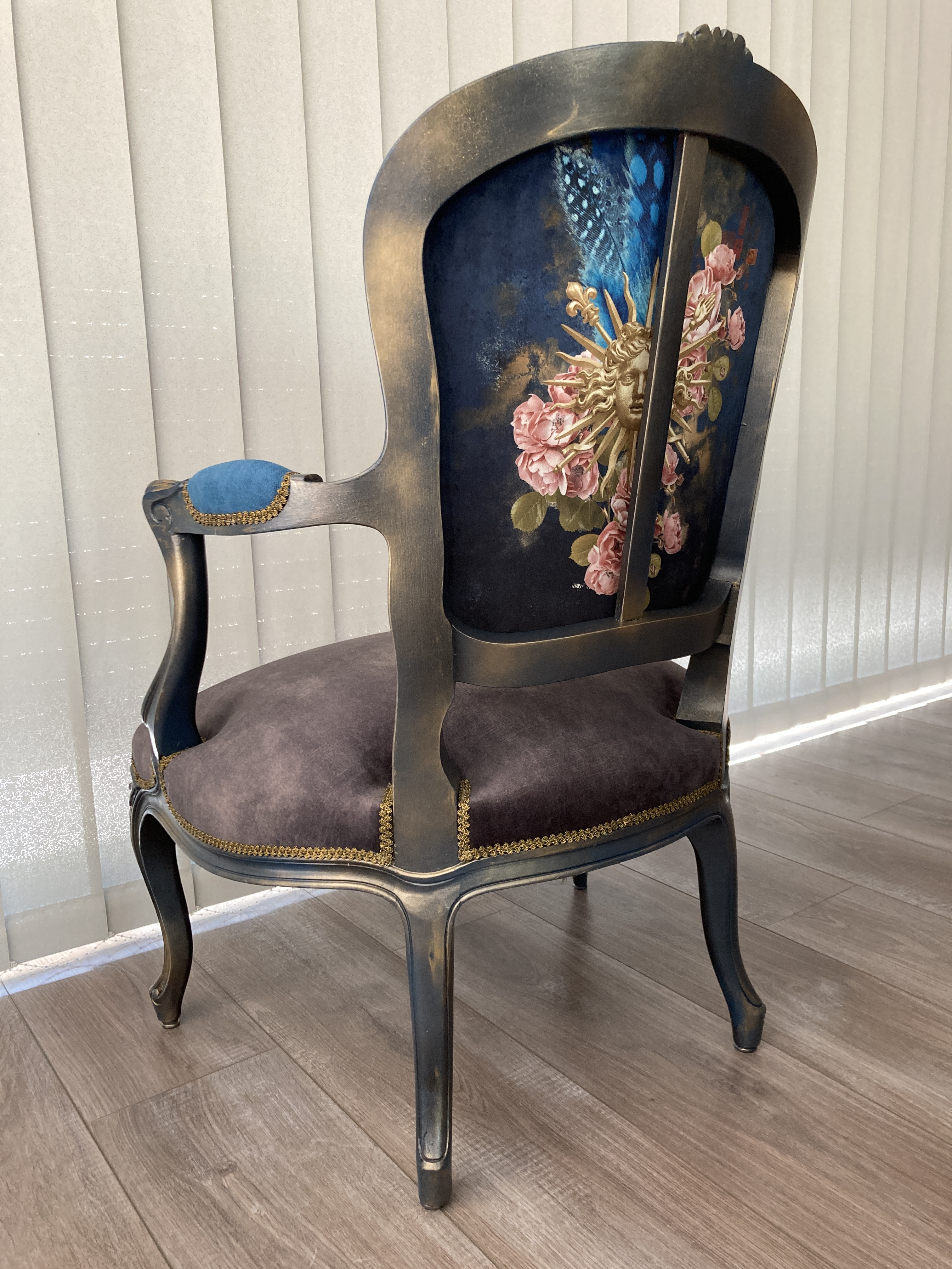 Refection fauteuil cabriolet relooking meubles tapissier decorateur bordeaux saint medard en jalles merignac castelnau de medoc eysines le taillan medoc le bouscat le haillan atelier les renaissances