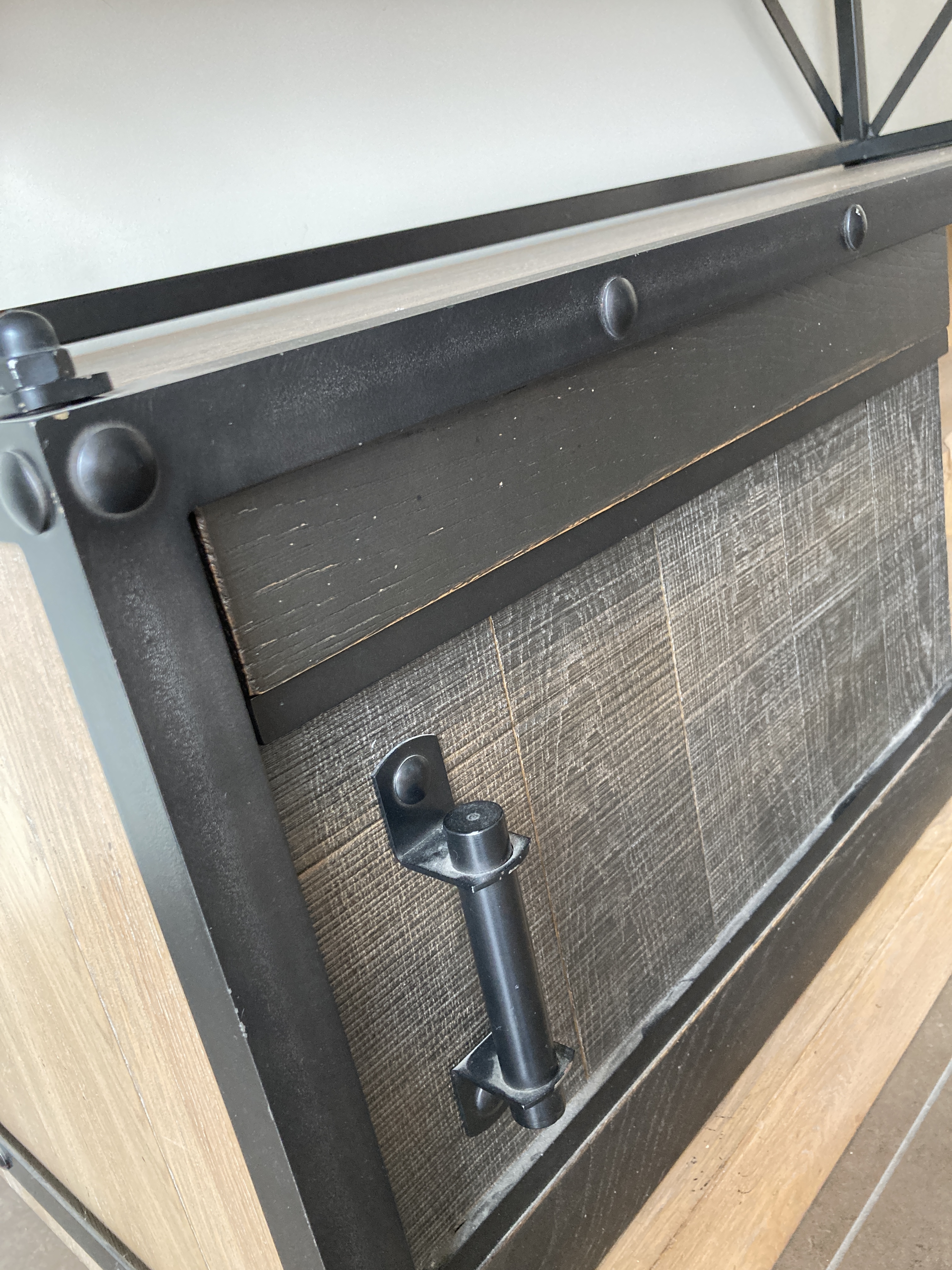 Bibliothjeque art copi meuible style industriel atelierlesrenaissances tapissier decorateru bordeaux saint medard en jalles lacanau bassin d arcachon saint aubin de medoc le bouscat eysines le taillan medoc