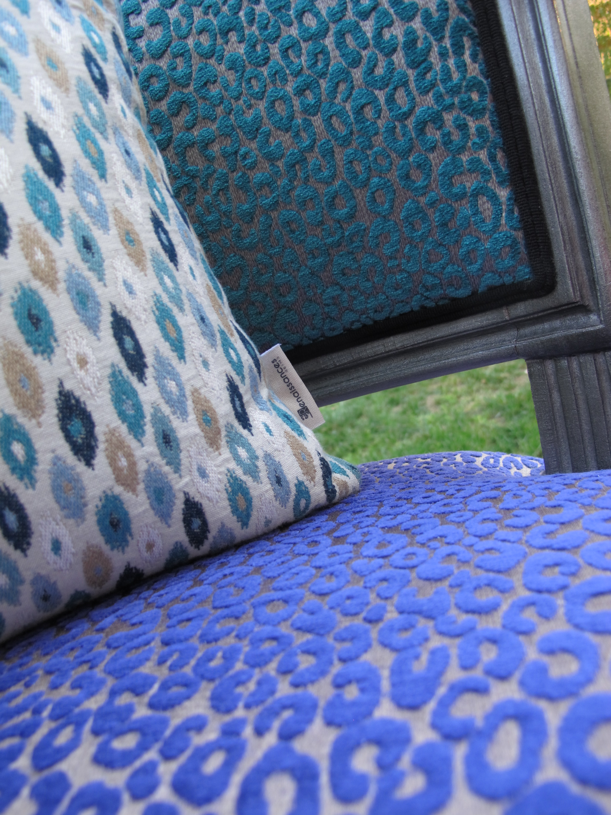 Refection restauration relooking fauteuil chaise canape meuble cabriolet 10 tapissier decorateur bordeaux saint medard en jalles atelier les renaissances