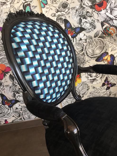 Refection restauration relooking fauteuil chaise canape meuble cabriolet 3 tapissier decorateur bordeaux saint medard en jalles atelier les renaissances