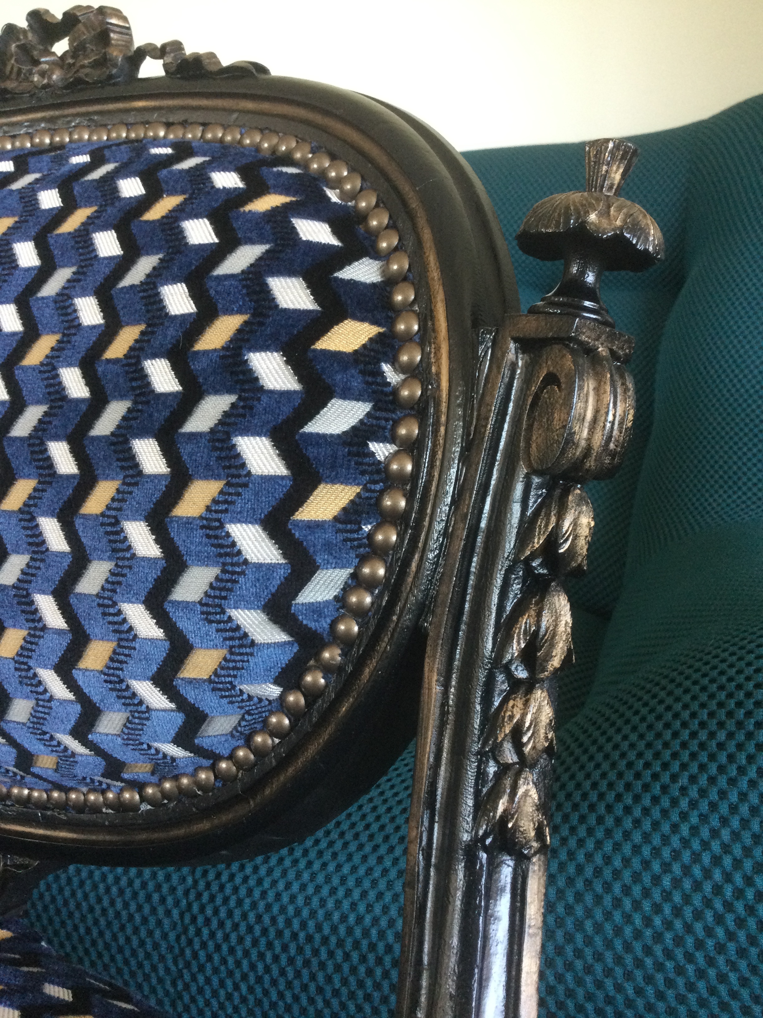 Tapissiereysines tapissiersaintmedardenjalles tapissiersaintaubindemedoc tapissiersaintjeandillac merignac tapissierbassindarcachon relookingmeubles tapissierleshaillan