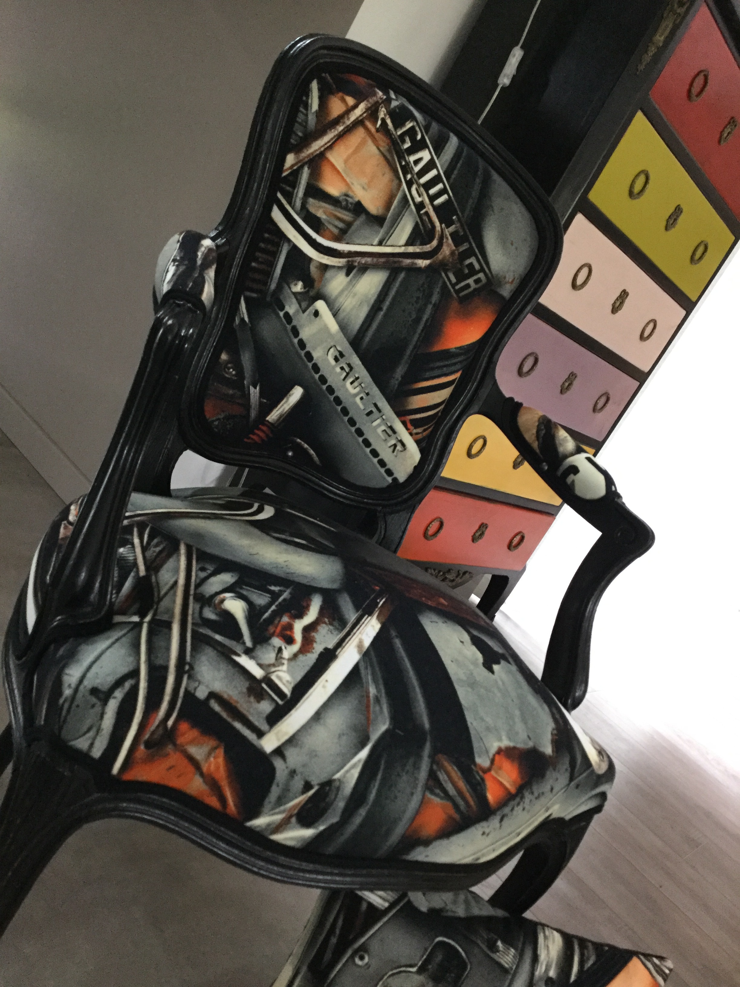 Refection restauration relooking fauteuil chaise canape meuble cabriolet 71 tapissier decorateur bordeaux st medard en jalles atelier les renaissances