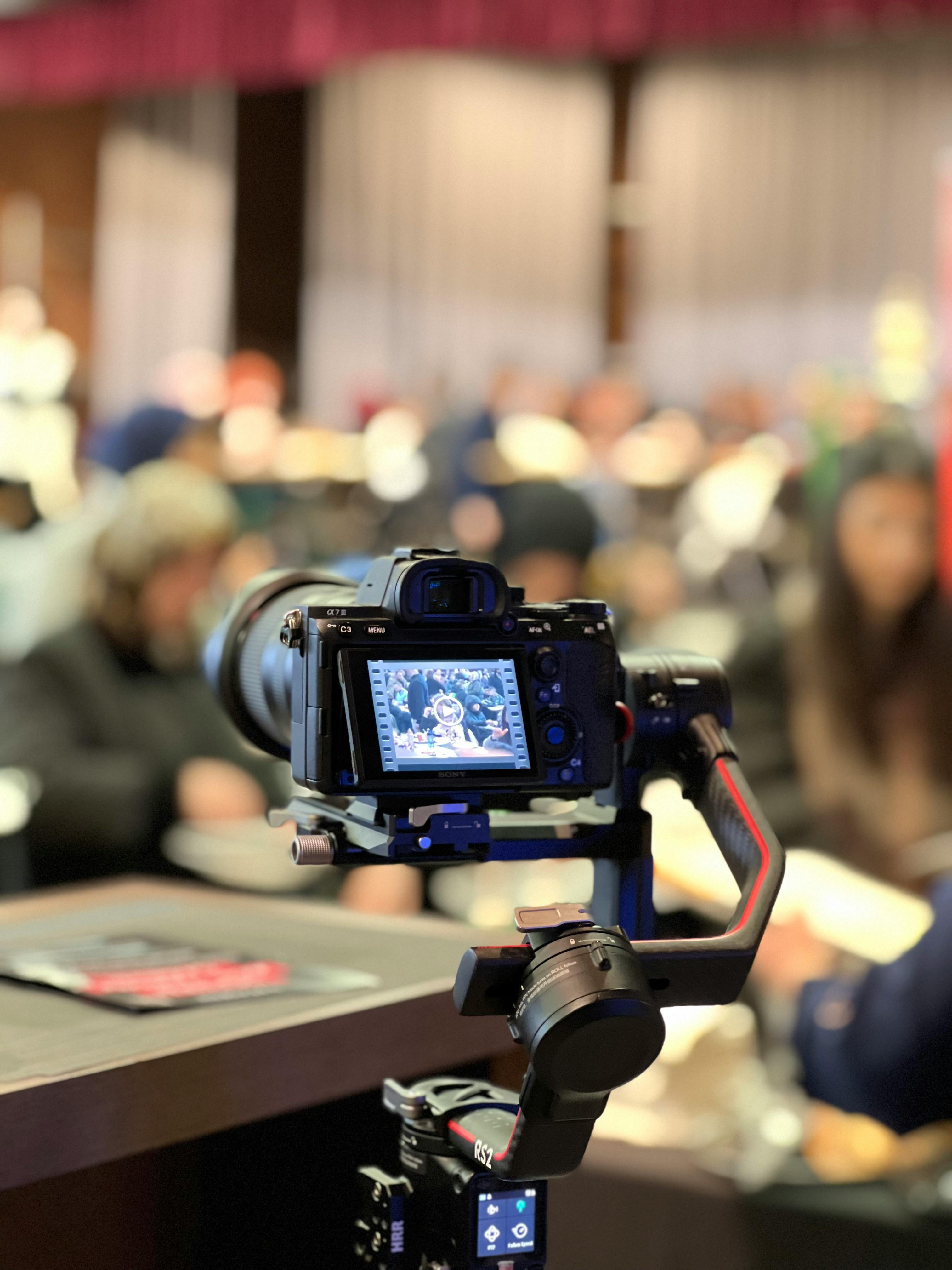 Conseil municipal : accessible ou restreint ?