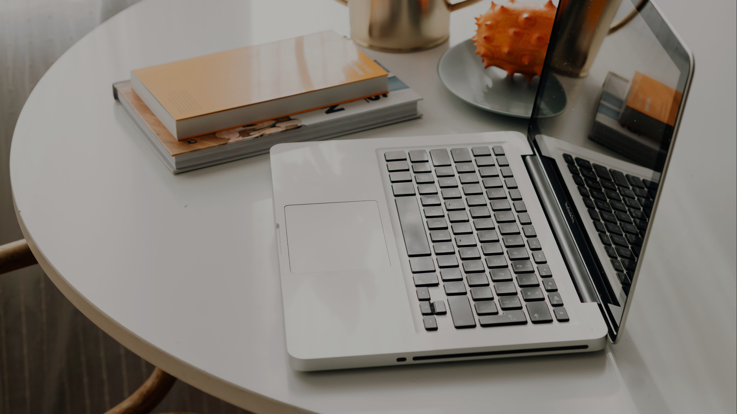 Micro-entreprise ou société : comment savoir quand changer de statut ?