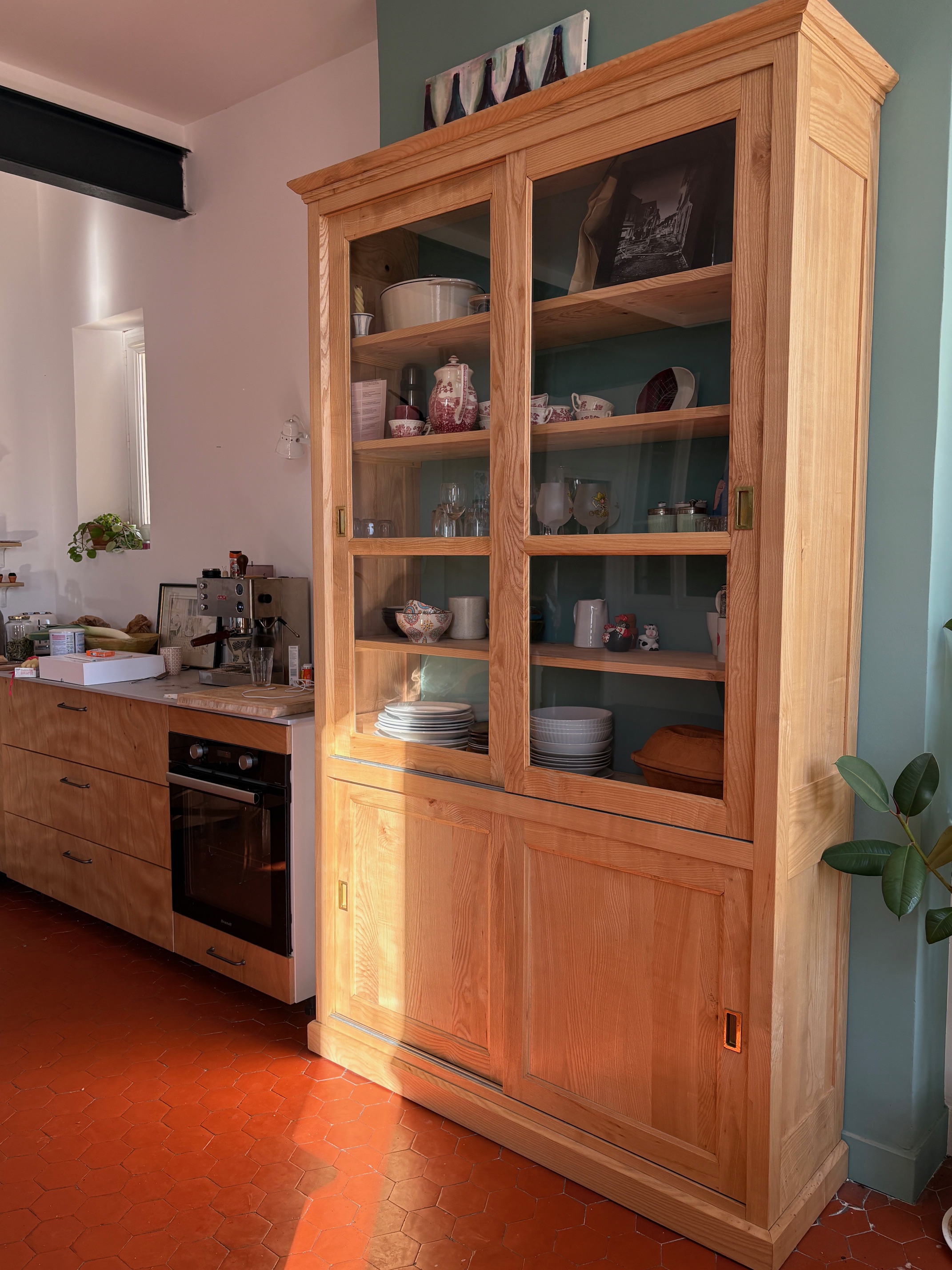 Meuble de cuisine sur-mesure 4 portes coulissantes