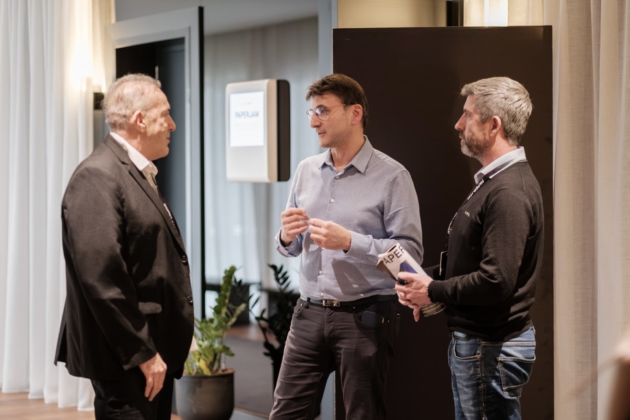 260113 portrait 3dir trio noir nu 1