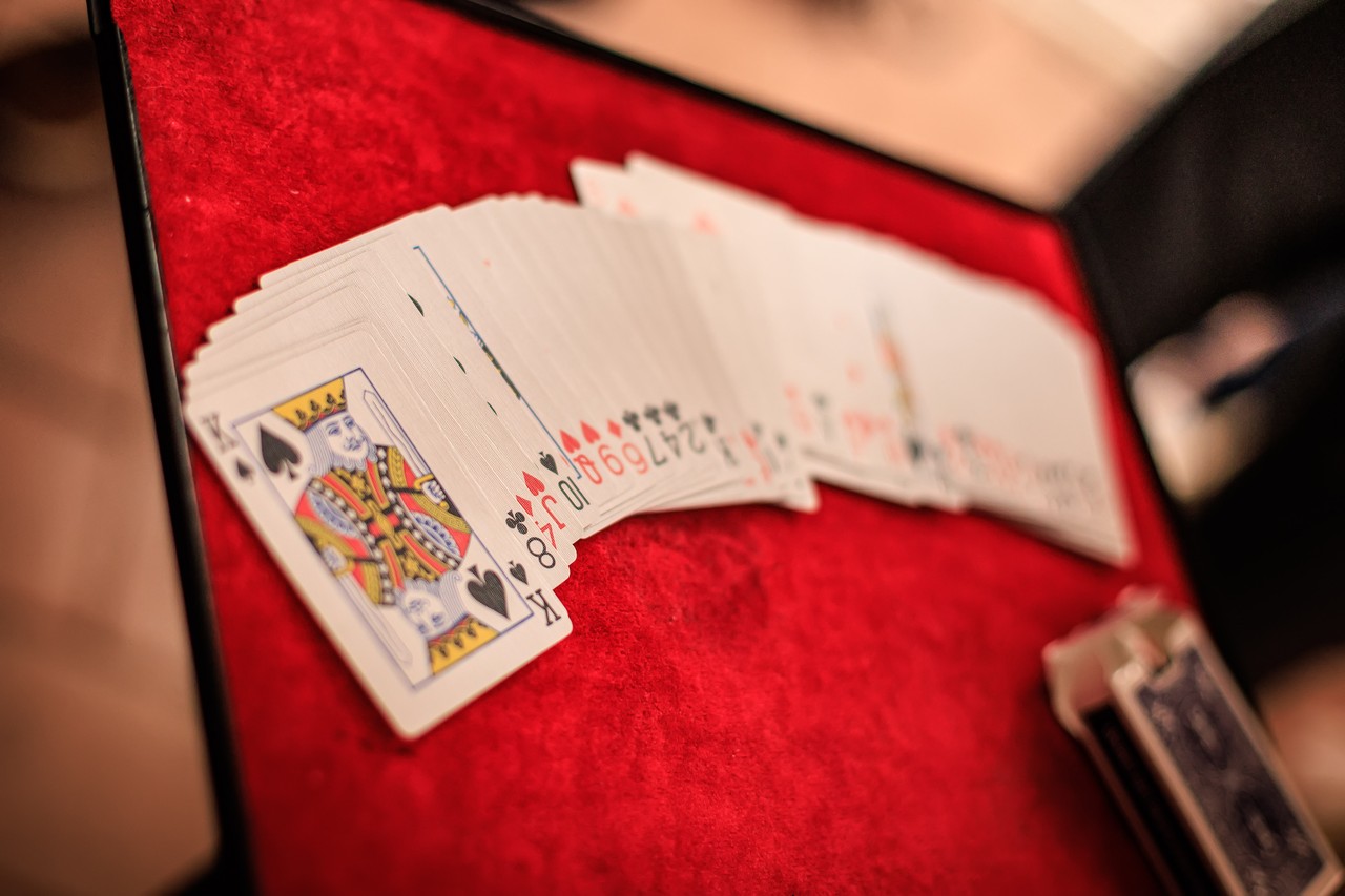 David-Acedo-magie-gros-plan