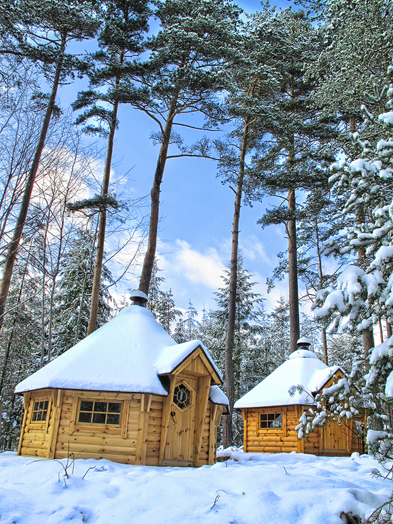 Kota-cabanae-finlandaise-hiver-neige