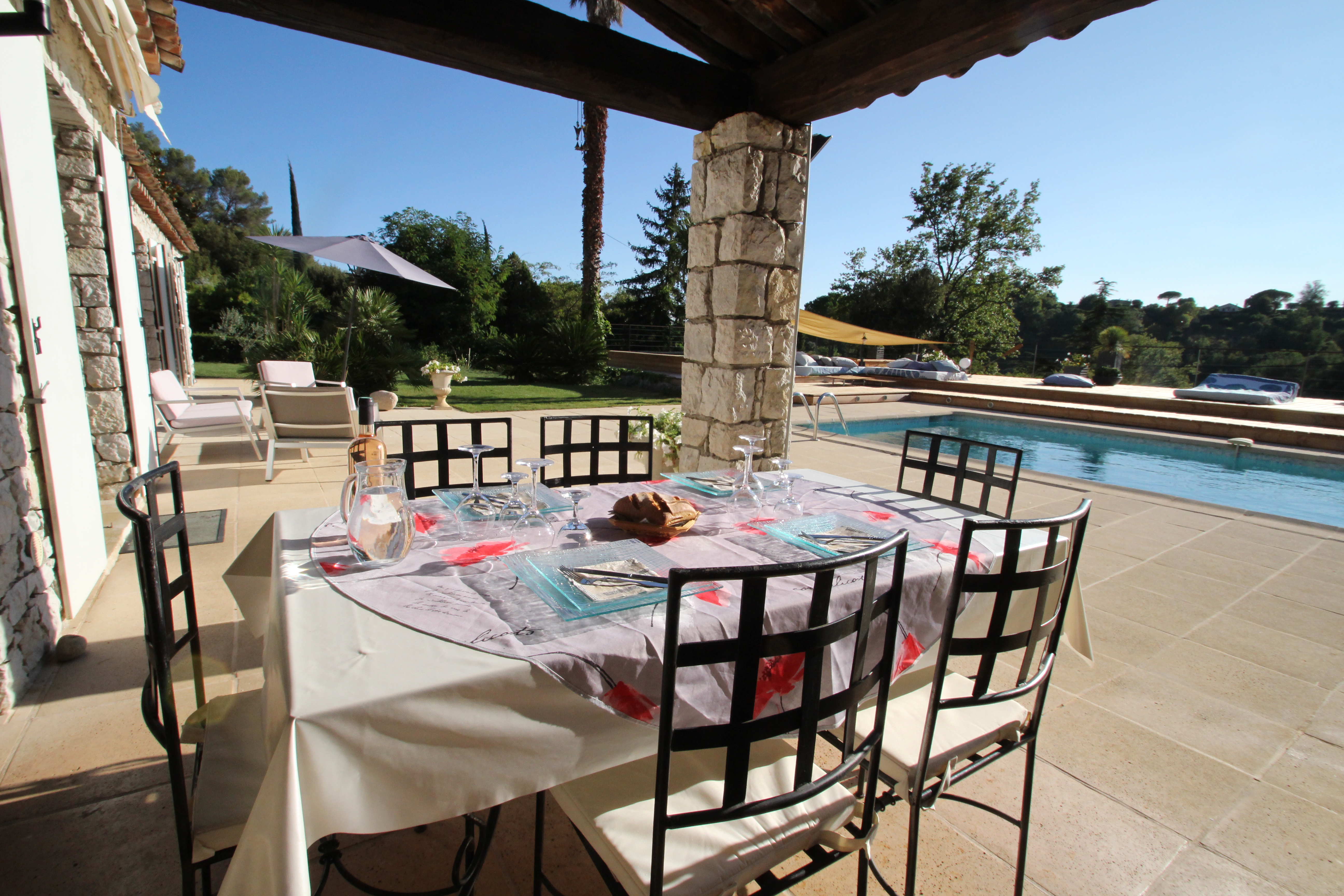 Coin repas exterieur