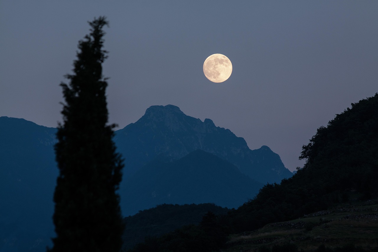Moon-182145 1280