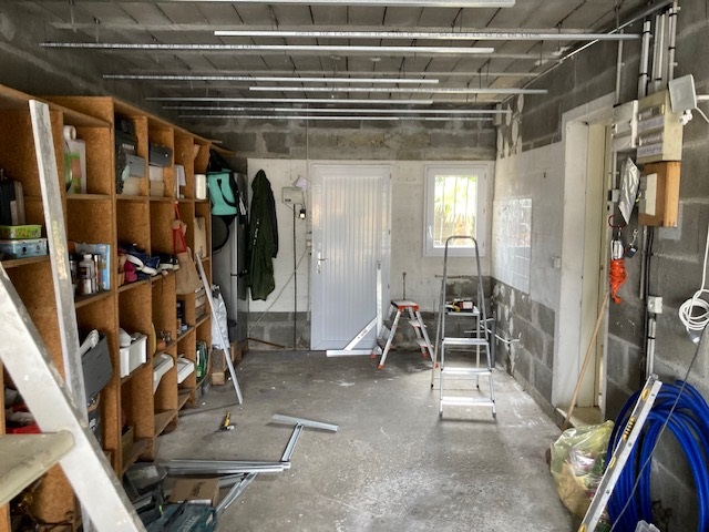 Avo renovation isolation garage renovation cuisine et buanderie angers 1