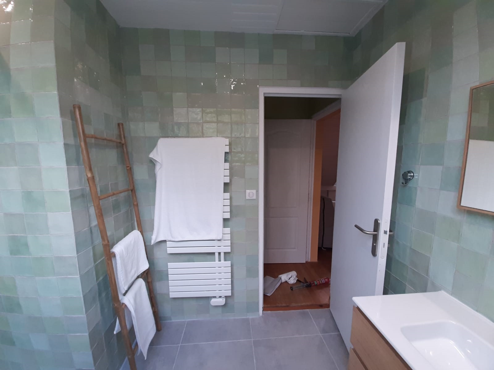 Avo renovation renovation complete de salle de bain etage au plessis mace plomberie et depannage 1