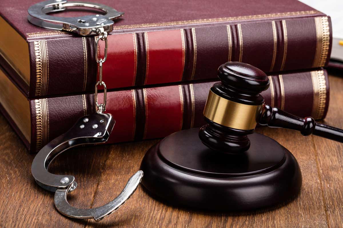 Droit-penal-cabinet-albanhac-avocat-vannes-Copyright-123rf-com profile andreypopov