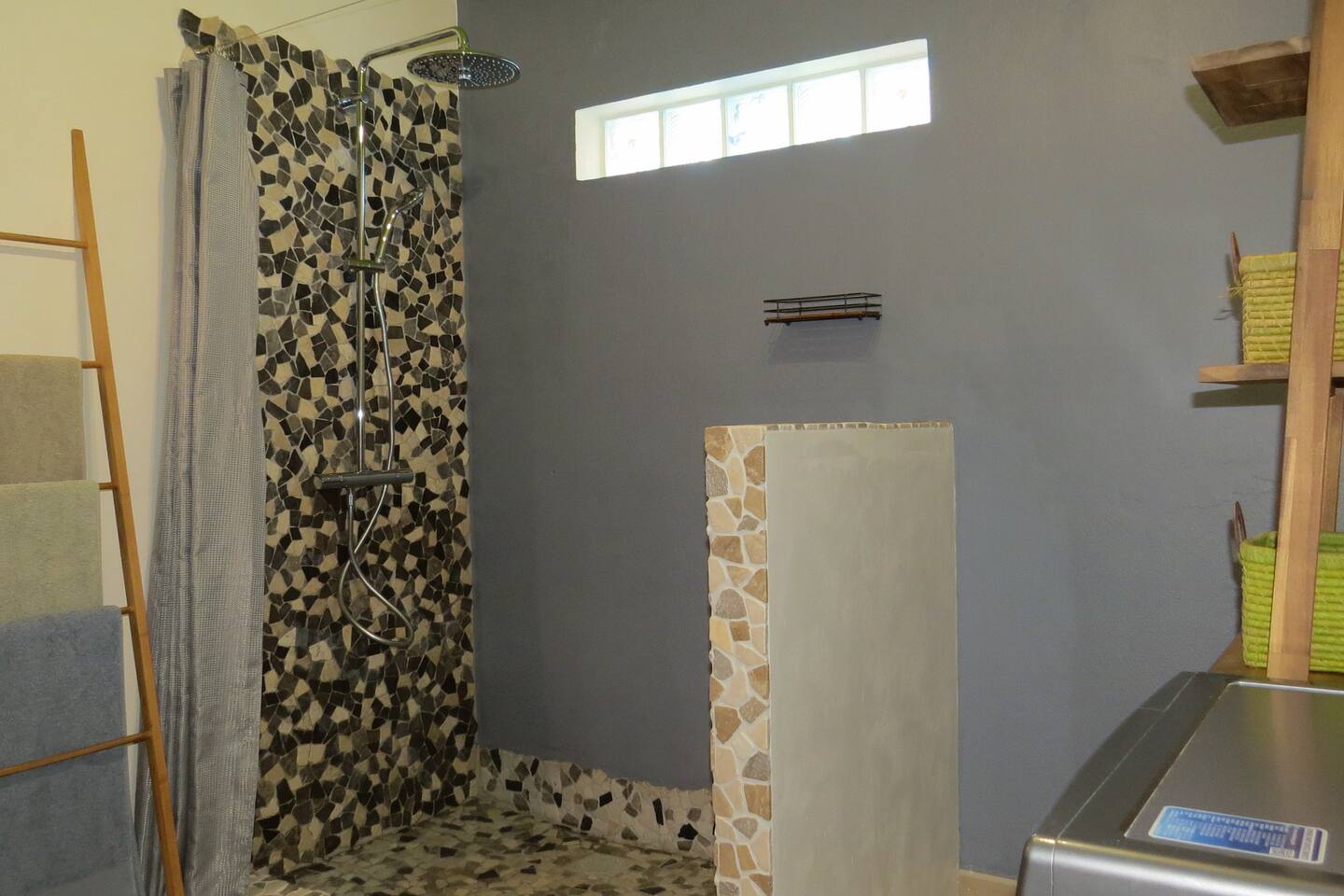 03203774 607e 4a21 8f68 3a3572251a95