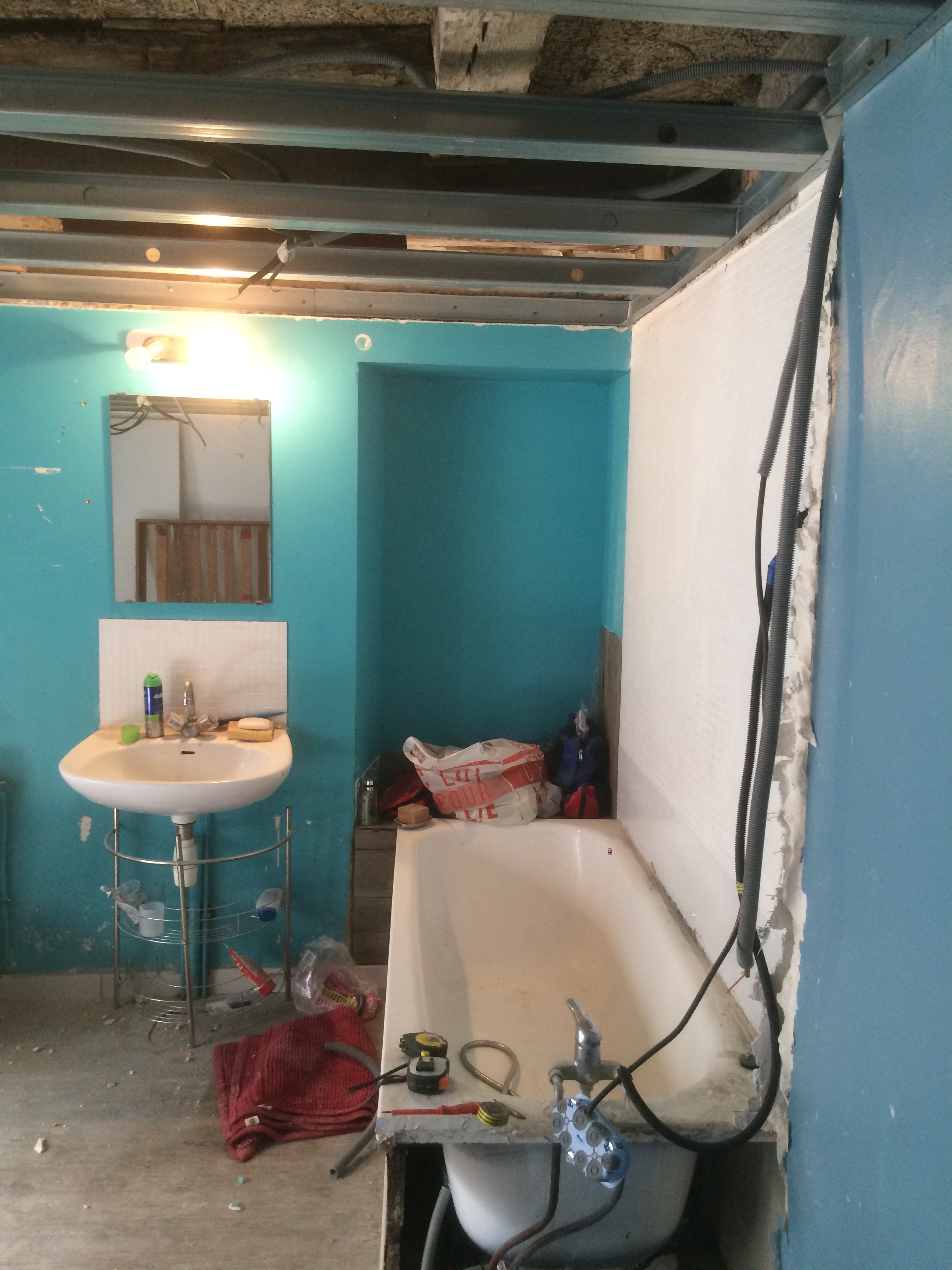 Avo renovation renovation salle de bain remplacement baignoire par douche et meuble vasque 2