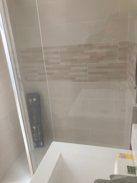 Avo renovation angers amenagement de combles escalier sur mesure placo plomberie electricite isolation sol tubage 54