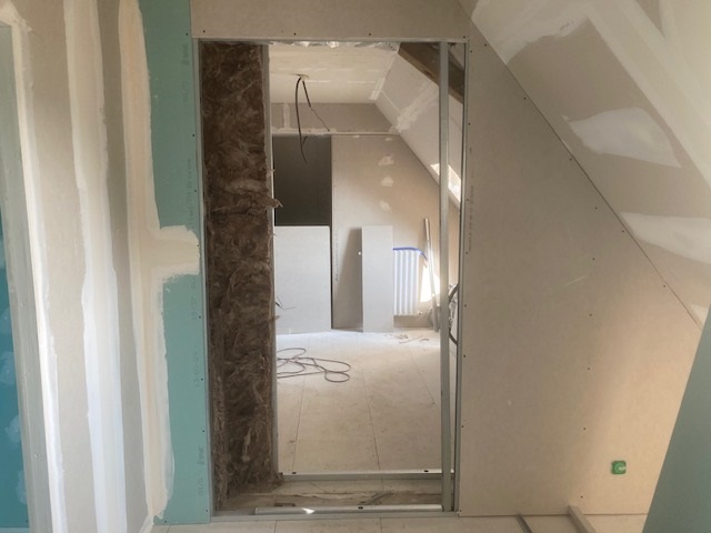 Avo renovation angers amenagement de combles escalier sur mesure placo plomberie electricite isolation sol tubage 49