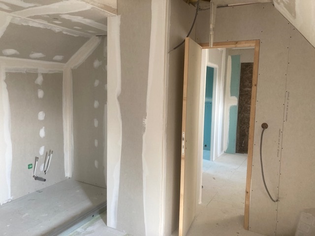 Avo renovation angers amenagement de combles escalier sur mesure placo plomberie electricite isolation sol tubage 48