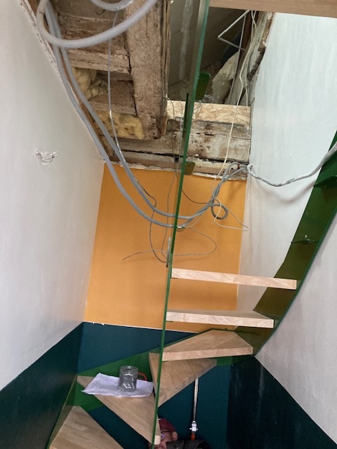 Avo renovation angers amenagement de combles escalier sur mesure placo plomberie electricite isolation sol tubage 14