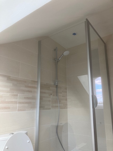 Avo renovation angers amenagement de combles escalier sur mesure placo plomberie electricite isolation sol tubage 63