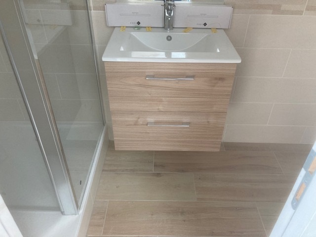 Avo renovation angers amenagement de combles escalier sur mesure placo plomberie electricite isolation sol tubage 56