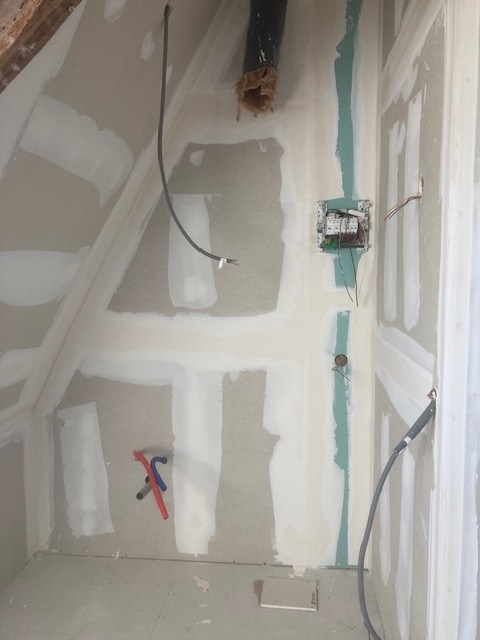 Avo renovation angers amenagement de combles escalier sur mesure placo plomberie electricite isolation sol tubage 35