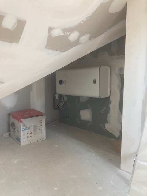 Avo renovation angers amenagement de combles escalier sur mesure placo plomberie electricite isolation sol tubage 34