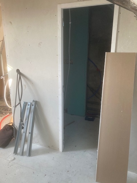 Avo renovation angers amenagement de combles escalier sur mesure placo plomberie electricite isolation sol tubage 25