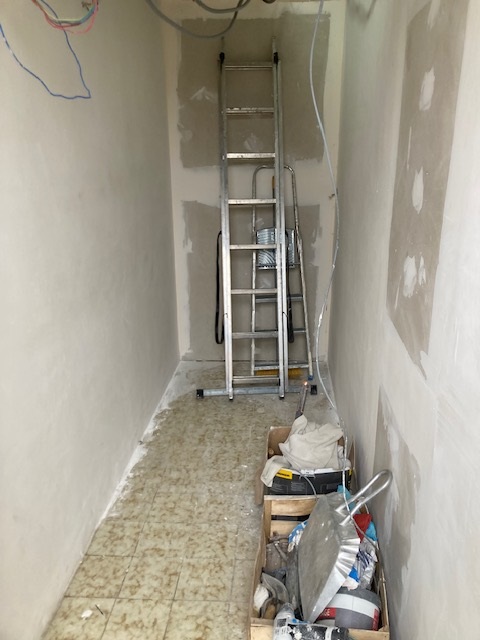 Avo renovation angers amenagement de combles escalier sur mesure placo plomberie electricite isolation sol tubage 5