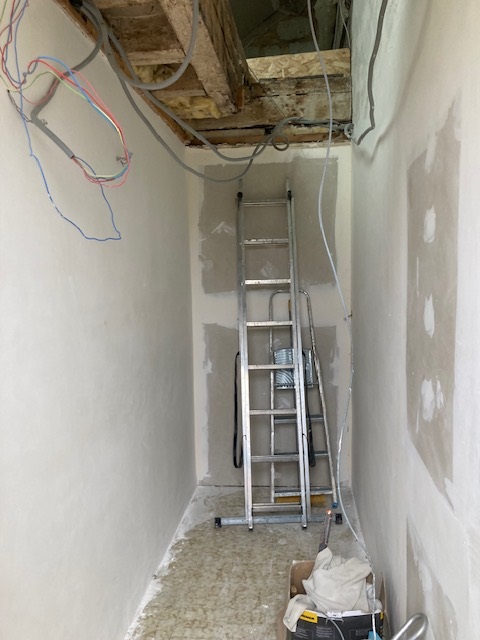 Avo renovation angers amenagement de combles escalier sur mesure placo plomberie electricite isolation sol tubage 4
