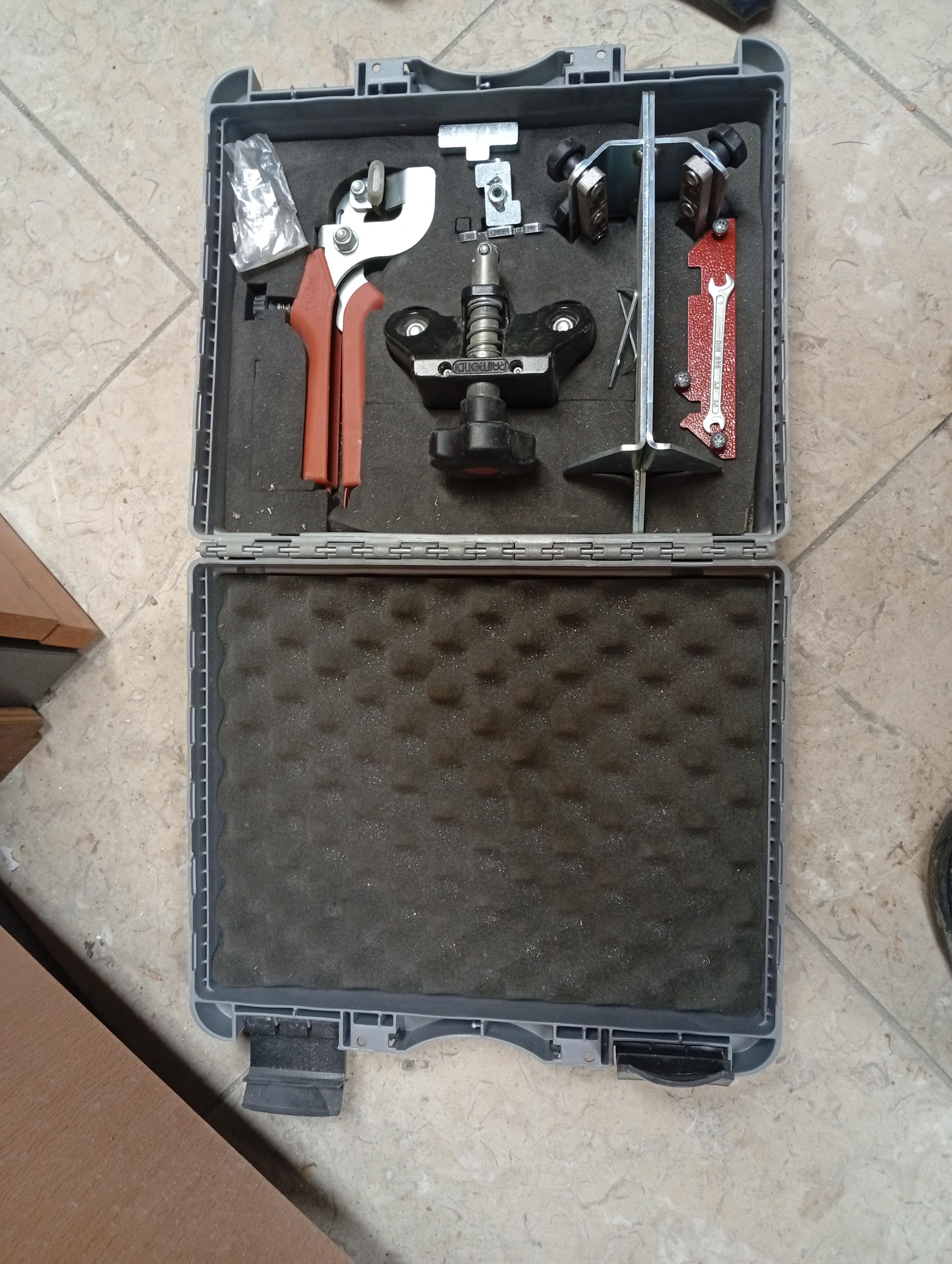 Boite raimondi systeme coupe
