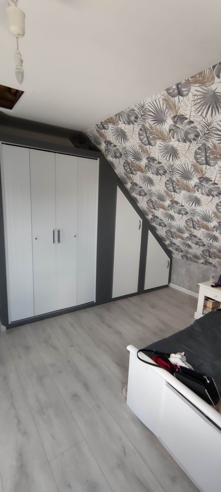 Rénovation d'une chambre.
Création d'un dressing en placo. 
Plombier Tourville sur odon.
