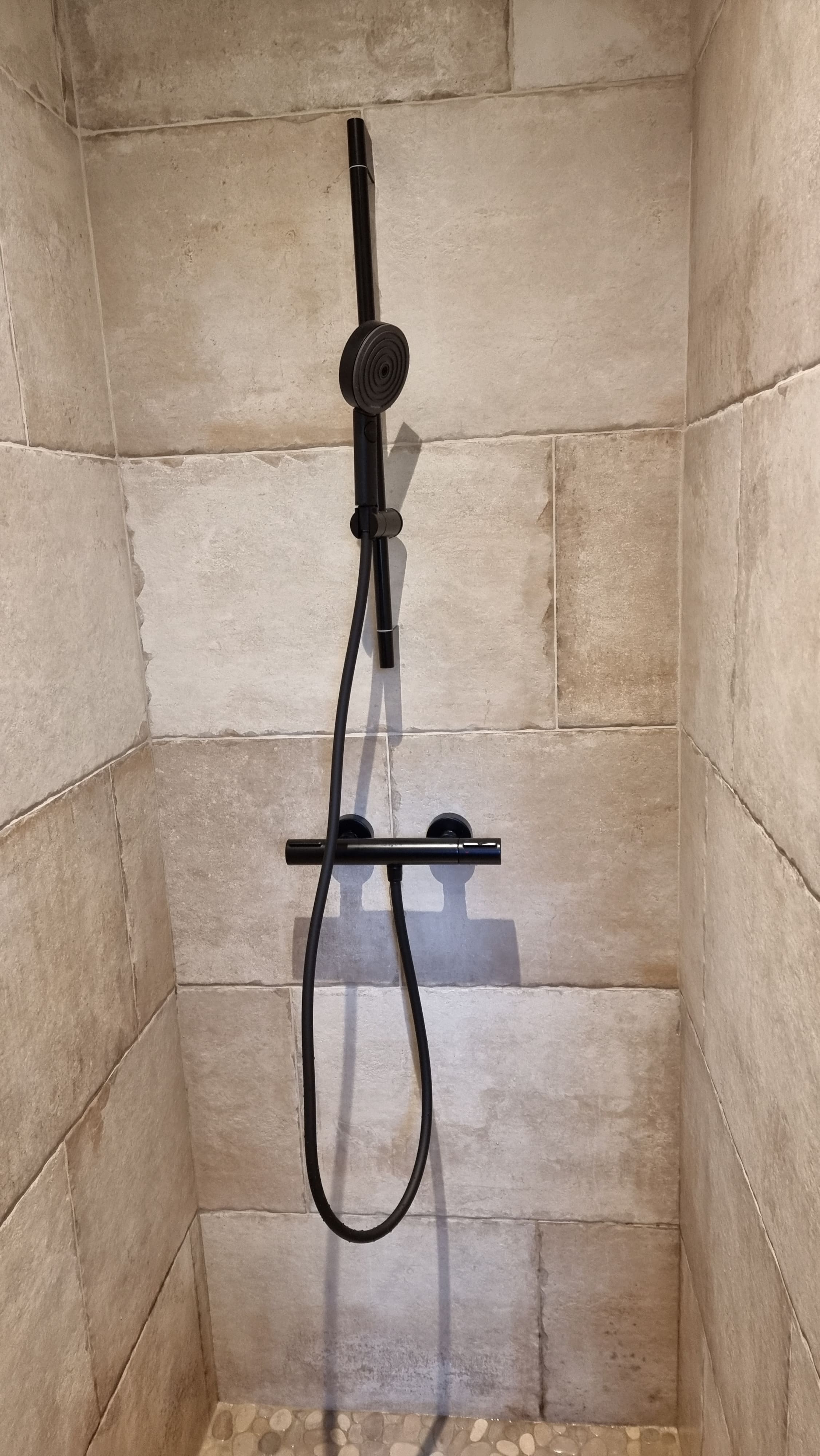 Calcaire = remplacement de la colonne de douche dans une salle de bain. Pommeau bouché et l'eau s'écoulée mal.
FJP Plomberie
FJP Plomberie Evrecy
Evrecy, Verson, fontaine étoupefour, Gavrus, Esquay notre dame, Villers bocage, Mondeville, Carpiquet, Cheux, Mouen, Breteville sur odon, Breteville sur laize, Breteville l'orgueilleuse, Fontenay le pesnel, Tilly sur seulle, Sainte honorine du fay, Baron sur odon, Tourville sur odon, Caen, Venoix, Plombier Cambes en plaine.
