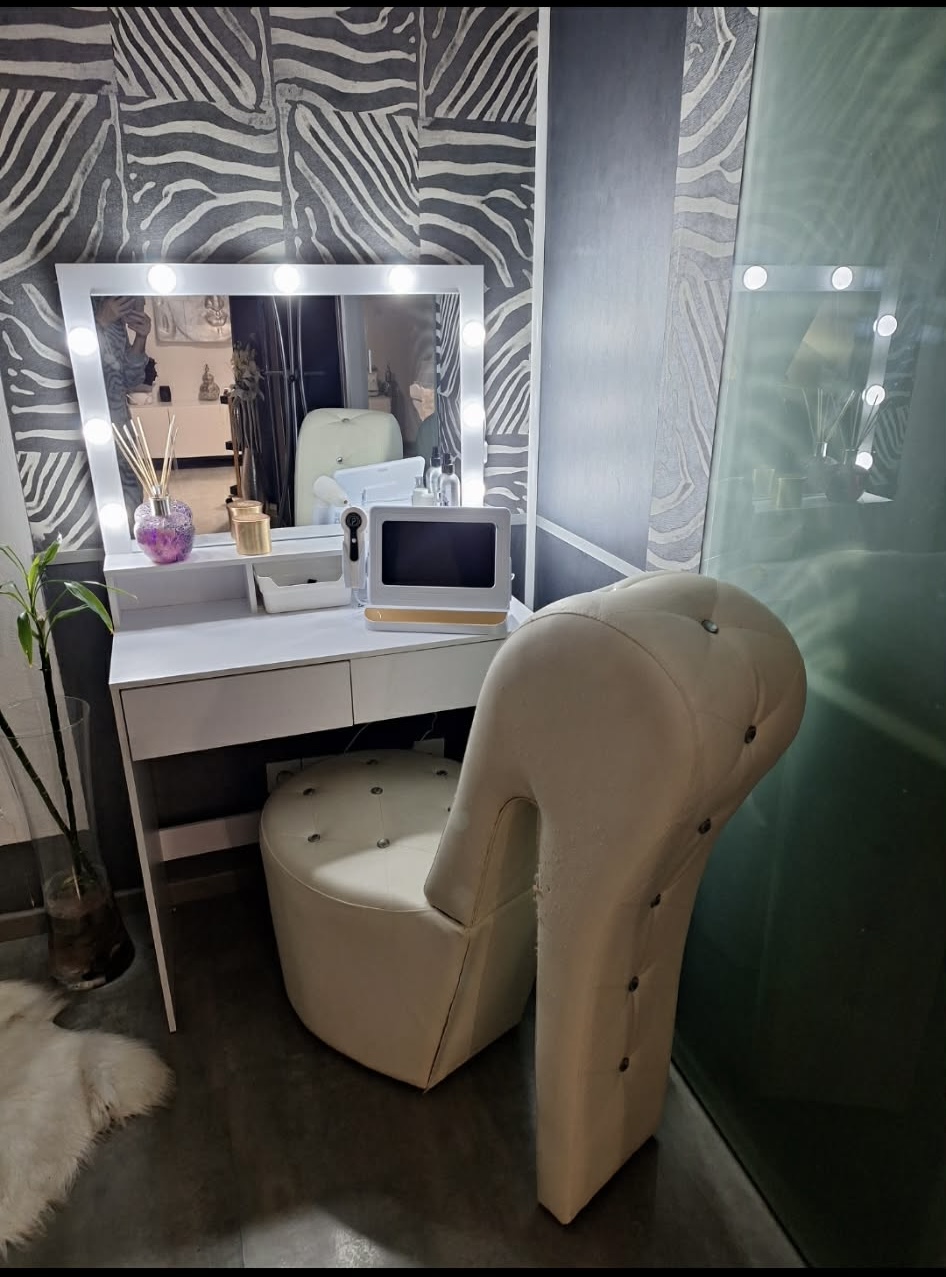 Att-7y3hlsxnpk1r4qidug1fjc7en5u90trxv7ufzxukduw