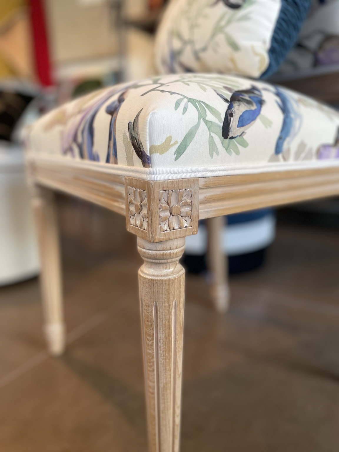 Atelierlesrenaissances tapissierdecorateurbordeaux tapissierdecorateursaintmedardenjalles tapisssierlacanau refectionchaises refectionfauteuil coutureameublement