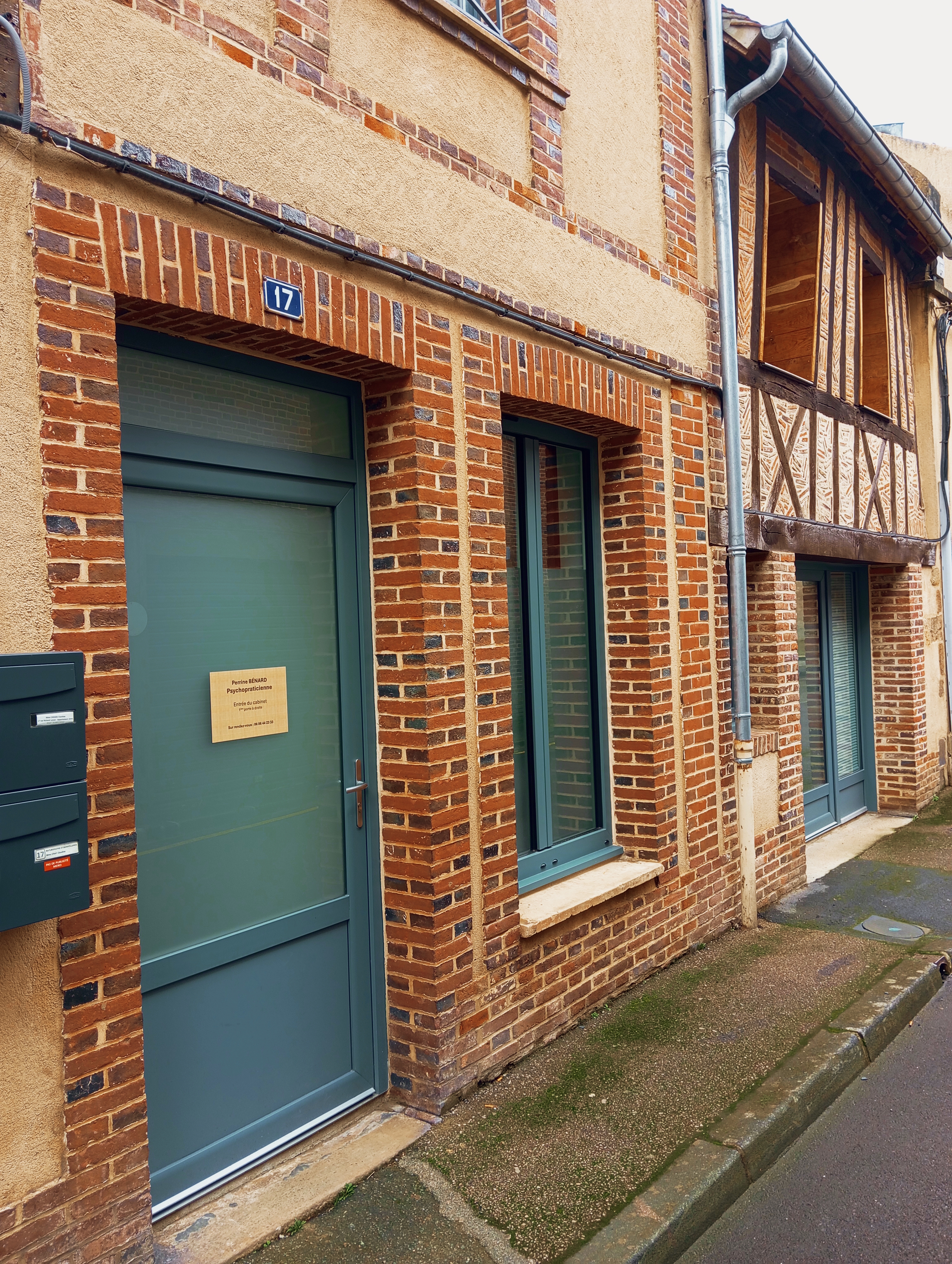 Facade-exte-rieure-cabinet