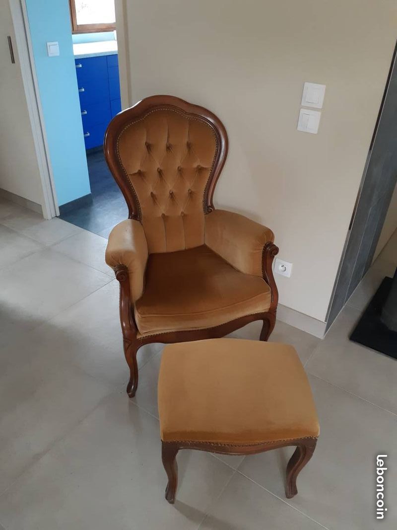 Relooking de meuble tapissier decorateur bordeaux saint medard en jalles saint aubin de medoc refection fauteuil www atelierlesrenaissances fr