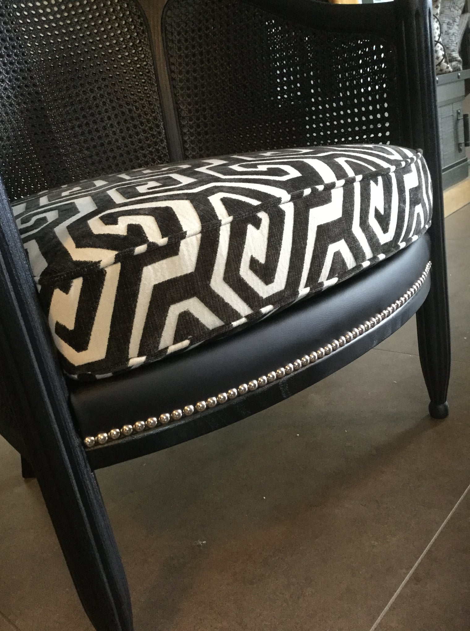 Atelier les renaissances tapissier decorateur tapissierbordeaux tapissiersaintaubindemedoc tapissierlacanau tapissiermedoc tapissiermerignac tapissiereysines