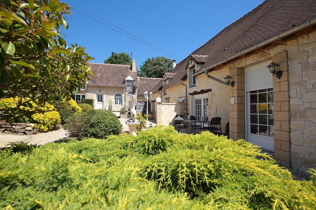 location-meublee-nogent-le-rotrou-28  location au mois avec exterieur 