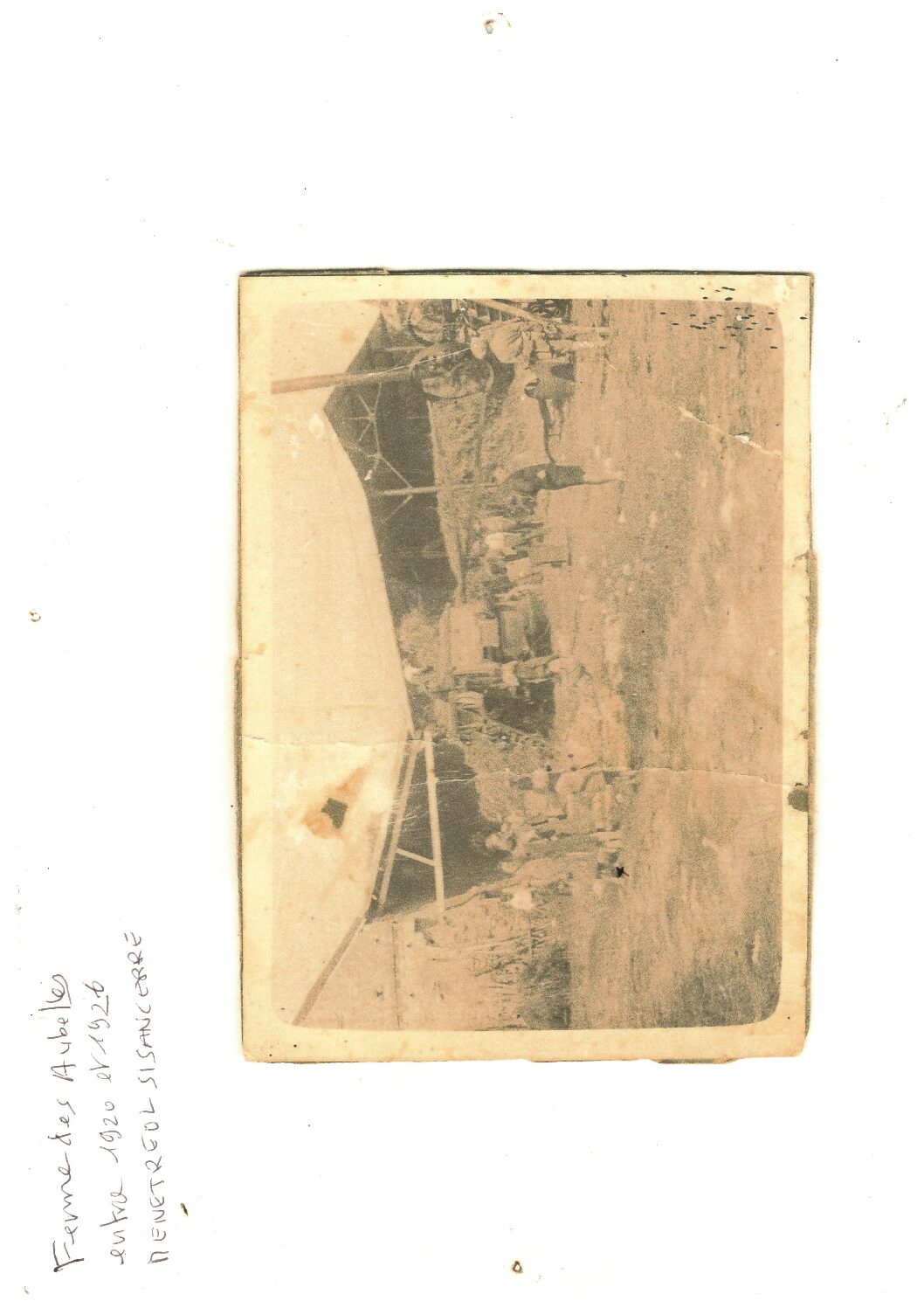 Aubelles photo ancienne hangar