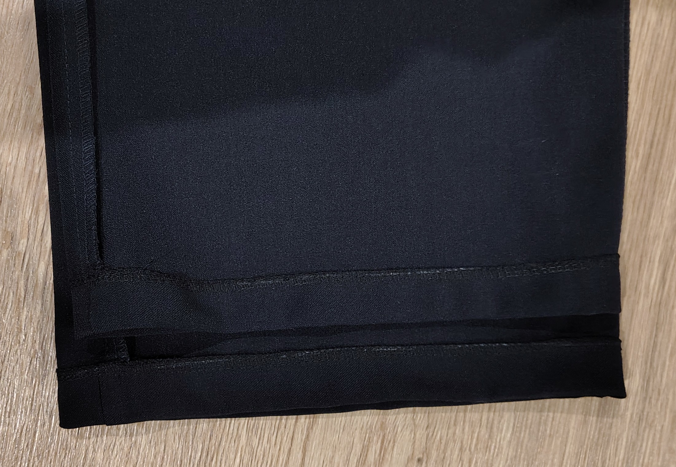 Pantalon noir apres envers