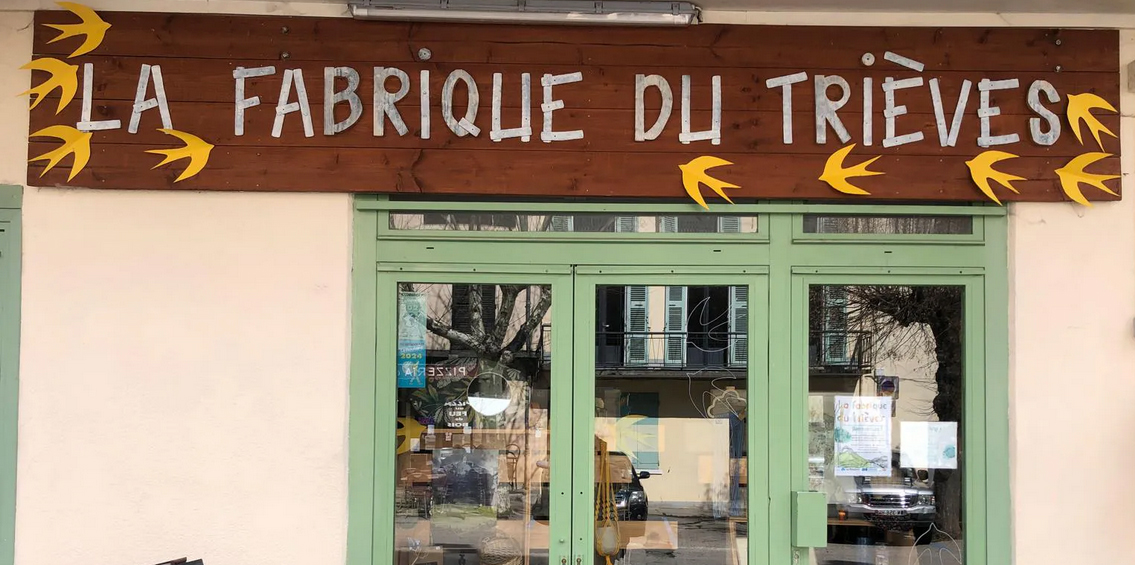La-Fabrique-du-trieves-vitrine-enseigne