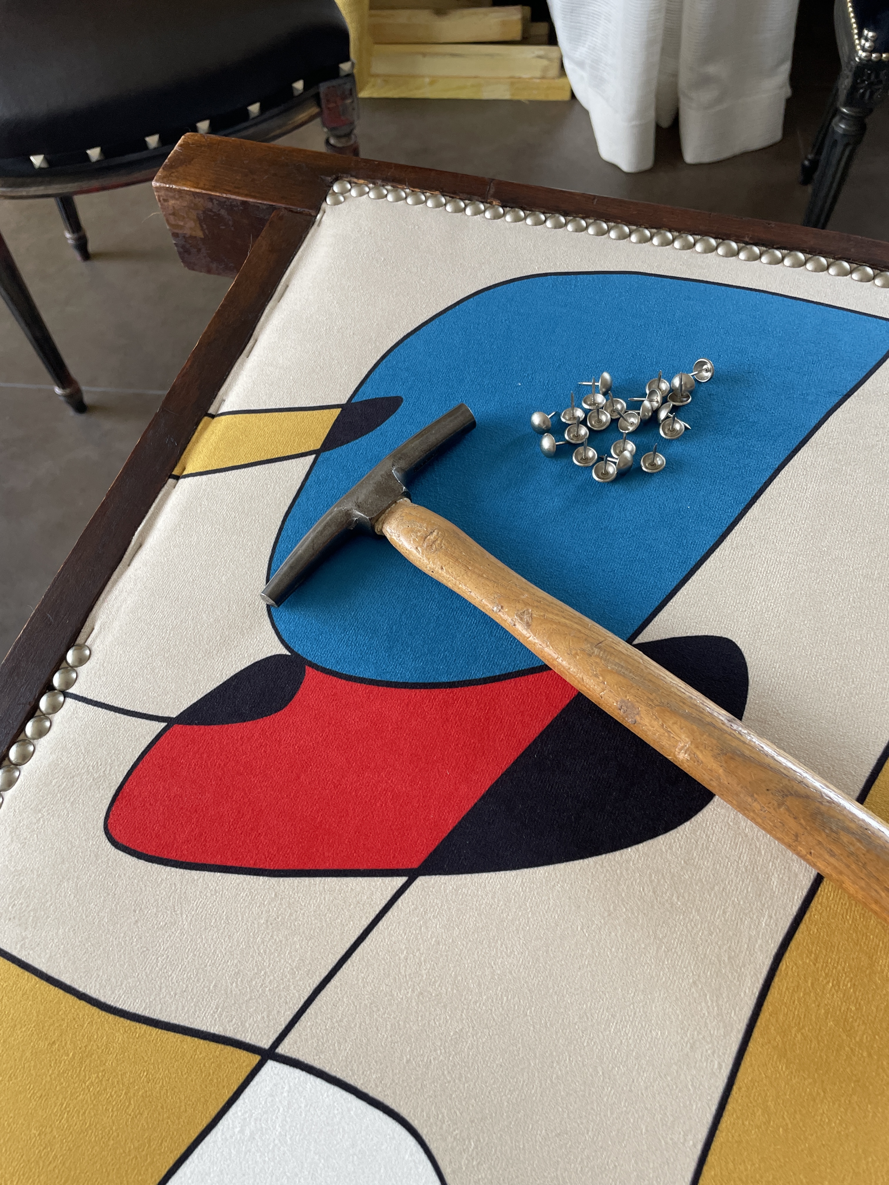 Atelier les renaissances tapissierdecorateurbordeaux tapissiersaintmedardenjalles tapissierlacanau tapissiereysines tapissiercauderan tapissiermedoc tapissiermerignac