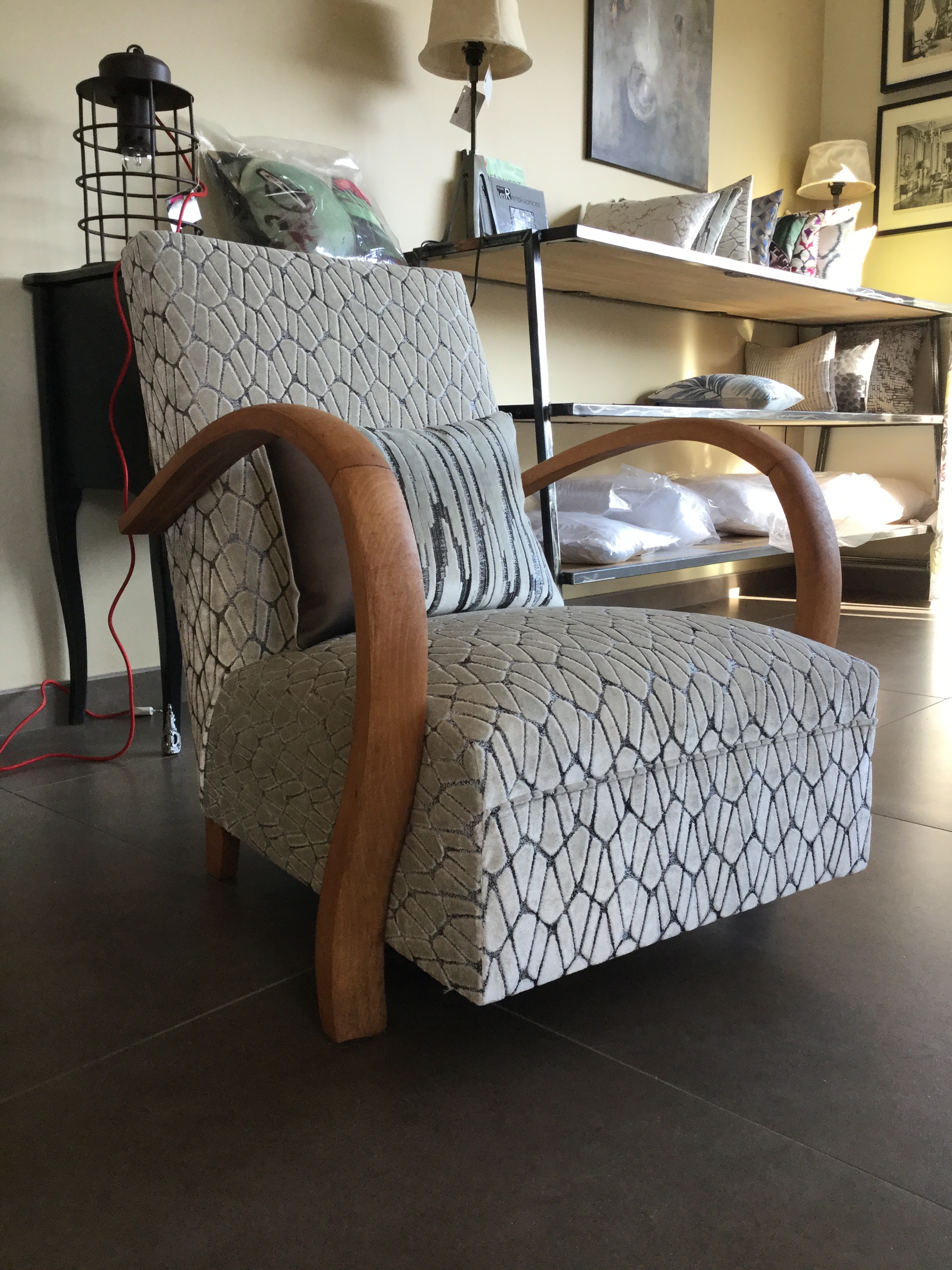 Atelier les renaissances tapissierdecorateur tapissierbordeau tapissiersaintmedardenjalles tapissiermedoc restaurationfauteuil couturerideaux