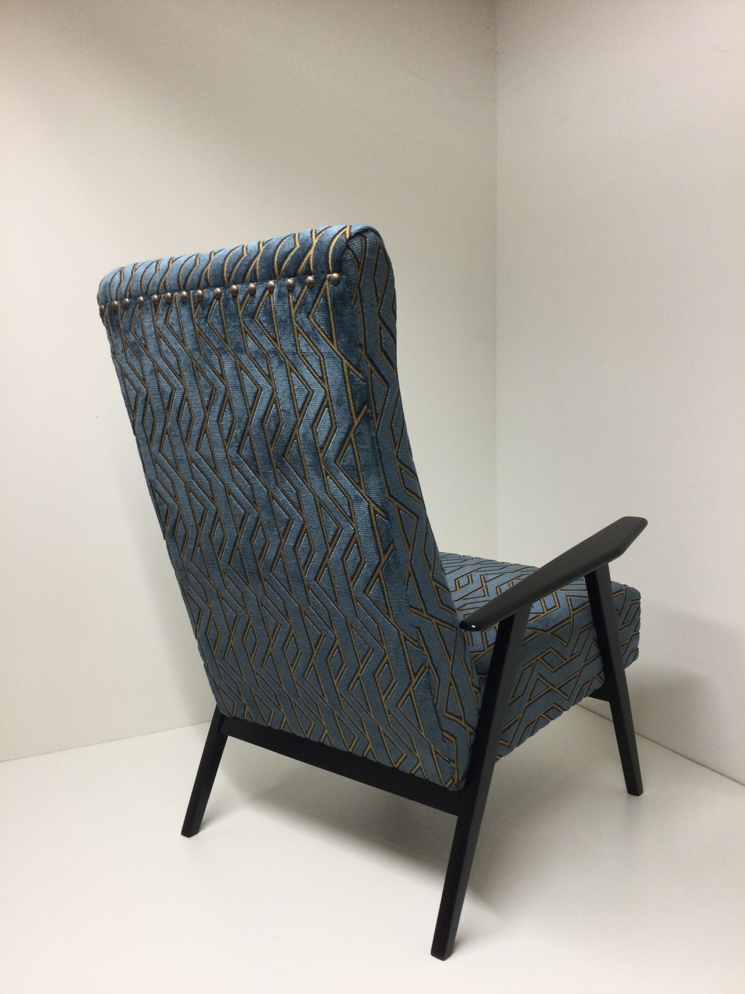 Atelierlesrenaissances tapissierdecorateursaintmedardenlalles tapissier relookingmeuble refectionfauteuil restauration ebeniste vintage couture rideaux scandinave bordeaux lacanau eysines merignac arcachon medoc bassindarcachon